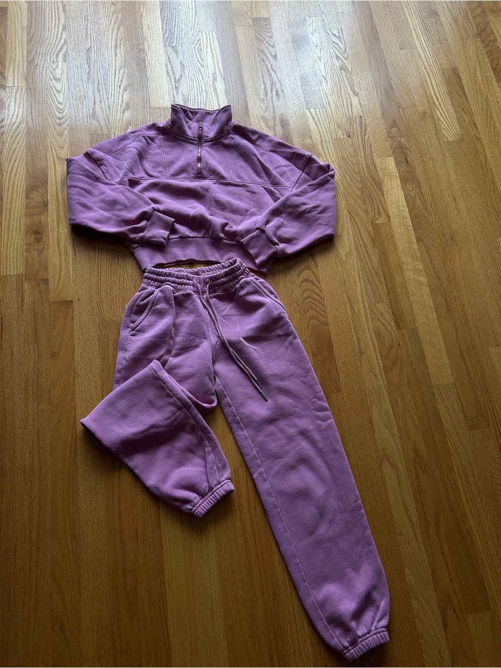 Pink Abercrombie set 😊